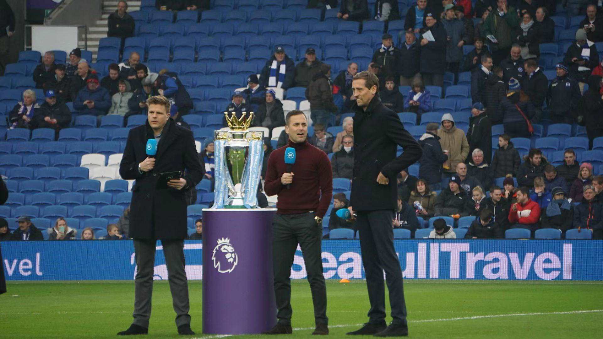 合影遭批 合影遭批